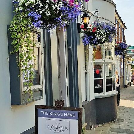 Bed and Breakfast Kings Head Holt Голт Екстер'єр фото